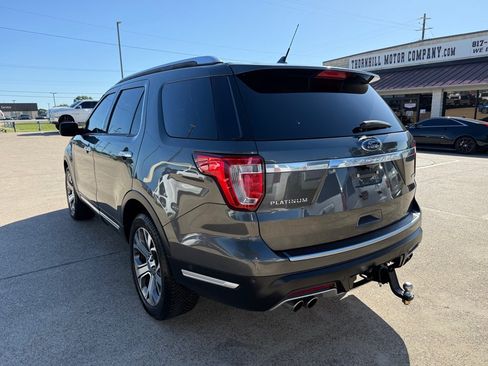Used 2018 Ford Explorer Platinum AWD/4WD image 5
