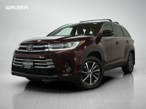 Used 2019 Toyota Highlander XLE image 1