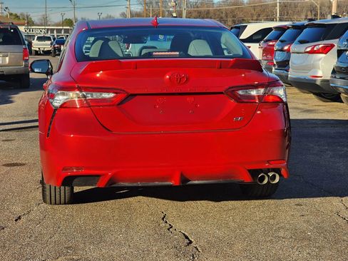 Used 2020 Toyota Camry SE image 5