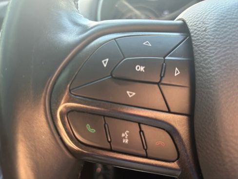 Used 2019 Jeep Cherokee Trailhawk image 8