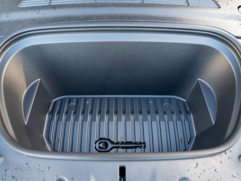 Used 2024 Tesla Model Y Long Range image 28