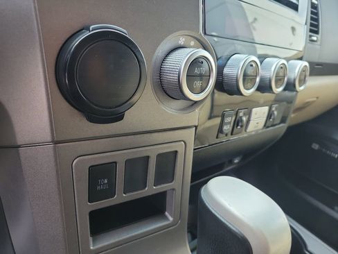 Used 2015 Toyota Sequoia Limited image 26