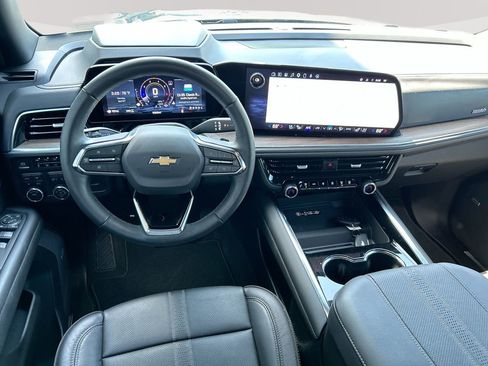 Used 2025 Chevrolet Tahoe High Country AWD/4WD image 20