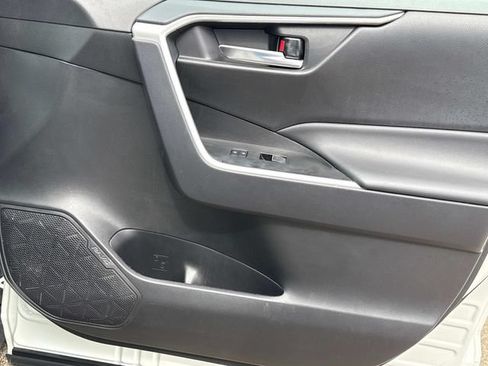 Used 2025 Toyota RAV4 XLE w/ Weather Package AWD/4WD image 19