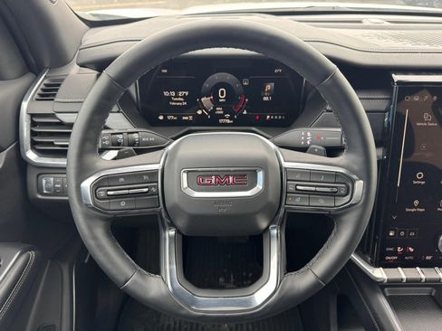 Used 2025 GMC Acadia Elevation image 7