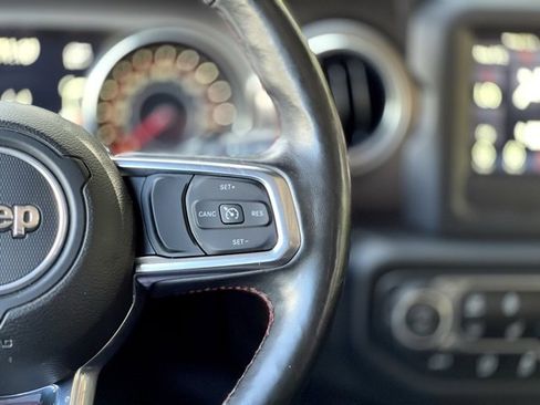 Used 2018 Jeep Wrangler Unlimited Rubicon w/ Safety Group image 38