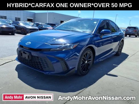 Used 2025 Toyota Camry SE FWD image 4