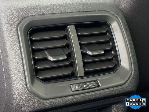 Used 2024 Volkswagen Taos SE image 24