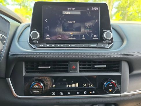 Used 2023 Nissan Rogue SV FWD image 22