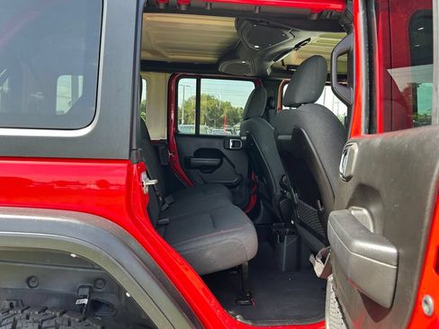 Used 2024 Jeep Wrangler Unlimited Rubicon AWD/4WD image 40