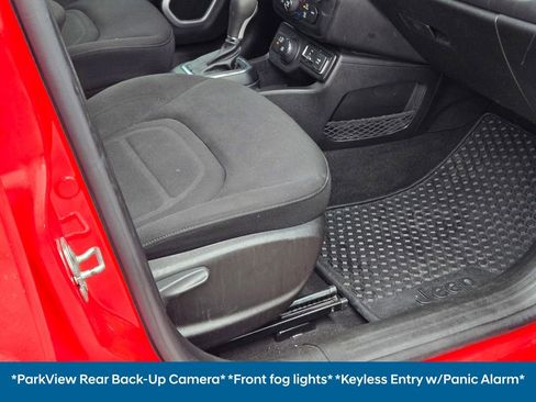 Used 2019 Jeep Renegade Latitude w/ Cold Weather Group image 11