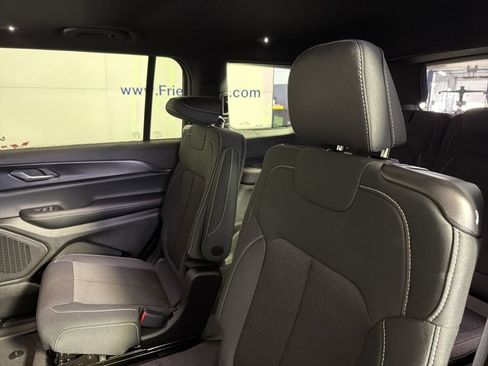 New 2025 Jeep Grand Cherokee L Laredo image 29