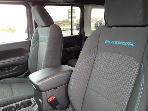 Certified 2025 Jeep Wrangler Unlimited Rubicon 4xe w/ Safety Group AWD/4WD image 9