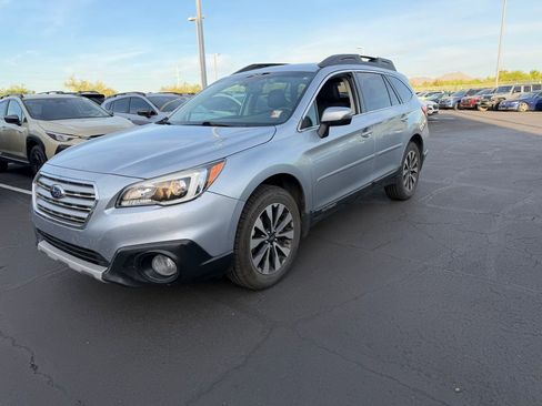 Used 2016 Subaru Outback 2.5i Limited AWD/4WD image 3