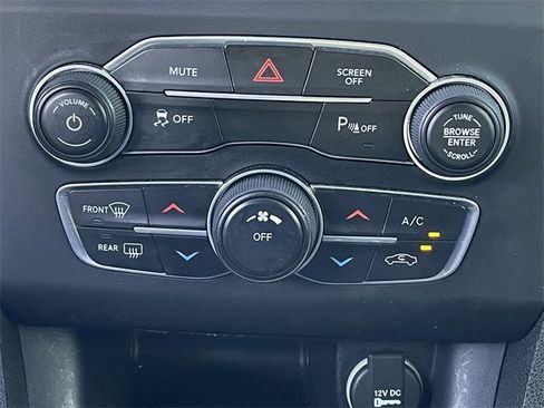Used 2019 Dodge Charger SXT image 17