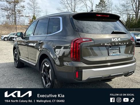 Used 2025 Kia Telluride S AWD/4WD image 2