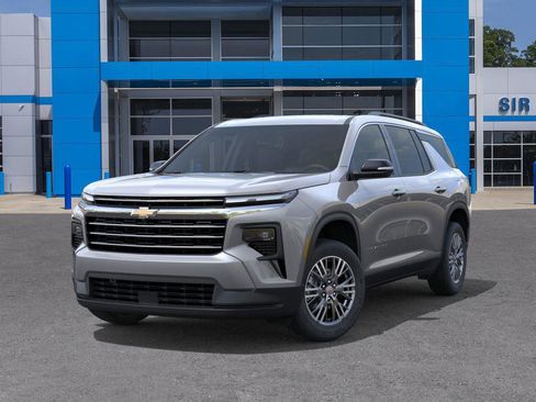 New 2026 Chevrolet Traverse LT w/ Driver Confidence Package image 6