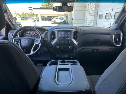 Used 2021 Chevrolet Silverado 1500 LT image 16
