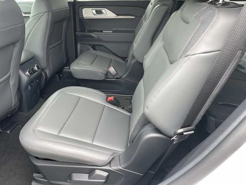 New 2026 Ford Explorer Active w/ Active Comfort Package AWD/4WD image 8