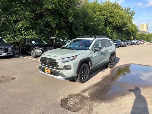 Used 2022 Toyota RAV4 Adventure w/ Convenience Package AWD/4WD image 4