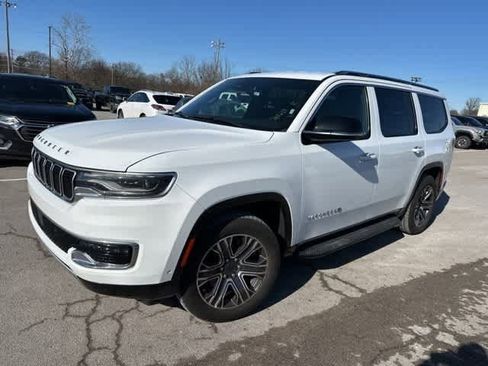 Used 2024 Jeep Wagoneer Series II image 2