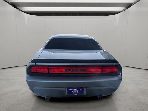 Used 2010 Dodge Challenger SE image 6