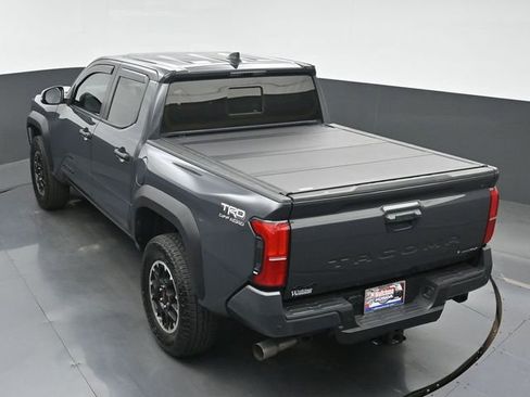 Used 2025 Toyota Tacoma TRD Off-Road w/ TRD Off Road Upgrade Package AWD/4WD image 32