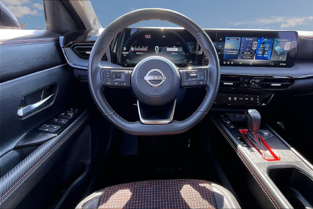 Certified 2026 Nissan Kicks SR FWD image 8
