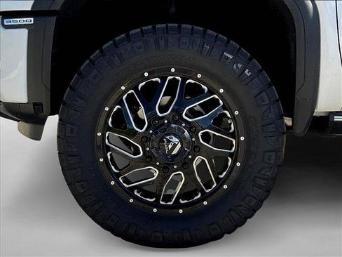 Used 2024 GMC Sierra 3500 Denali Ultimate AWD/4WD image 10
