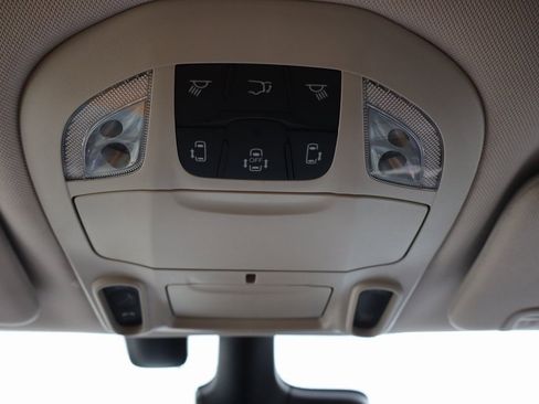 Used 2022 Chrysler Pacifica Limited image 22