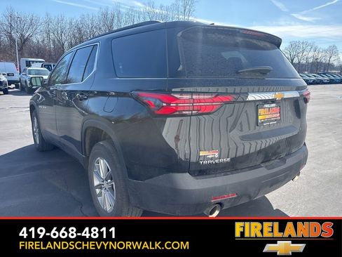 Used 2023 Chevrolet Traverse LT image 6