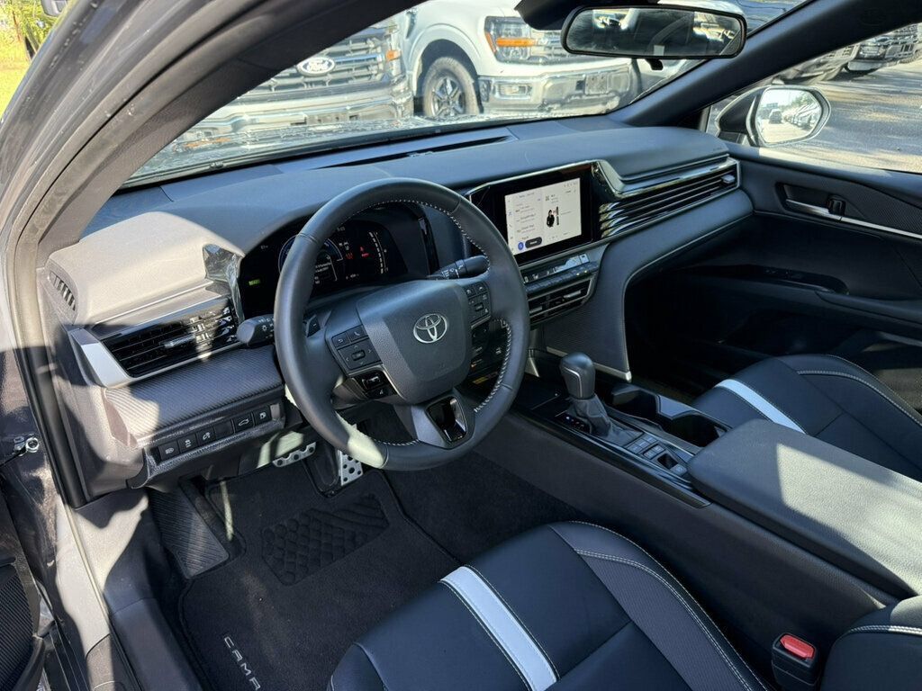 Used 2026 Toyota Camry SE FWD image 3