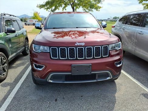 Used 2017 Jeep Grand Cherokee Limited AWD/4WD image 4
