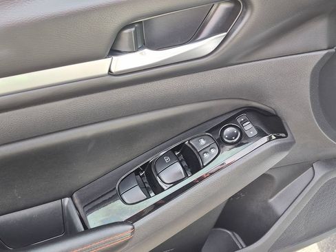 Certified 2024 Nissan Altima 2.5 SR FWD image 12