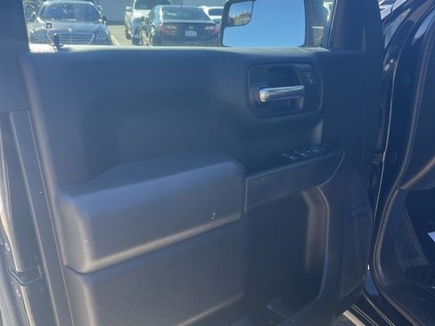 Used 2019 Chevrolet Silverado 1500 Custom Trail Boss w/ Custom Convenience Package image 9