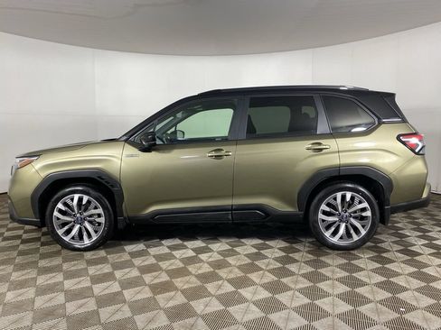 Used 2025 Subaru Forester Touring AWD/4WD image 10
