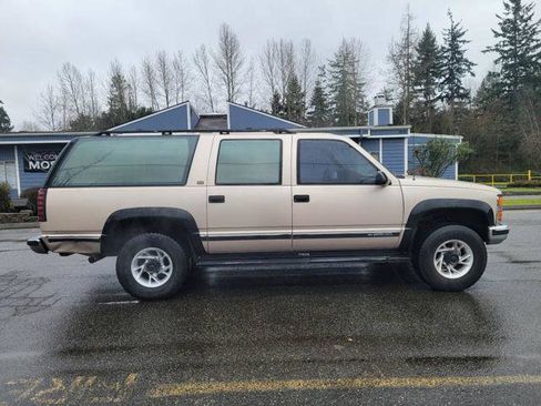 Used 1993 Chevrolet Suburban 2500 image 4