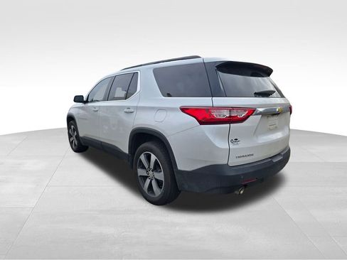 Used 2020 Chevrolet Traverse LT w/ LT Premium Package image 13