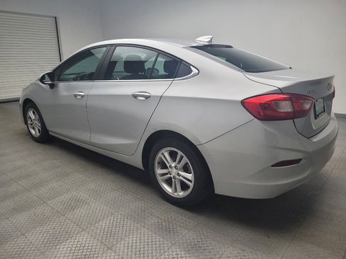 Used 2017 Chevrolet Cruze LT image 3