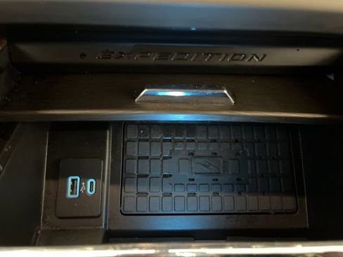 Used 2024 Ford Expedition Max Limited image 28