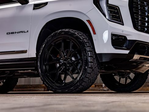 Used 2025 GMC Yukon Denali Ultimate image 14