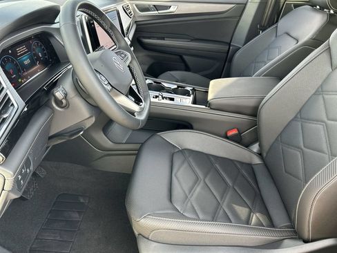 New 2026 Volkswagen Atlas Cross Sport SE FWD image 15