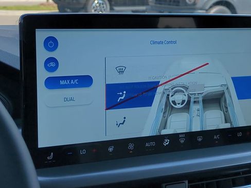 New 2025 Ford Escape SE FWD image 29