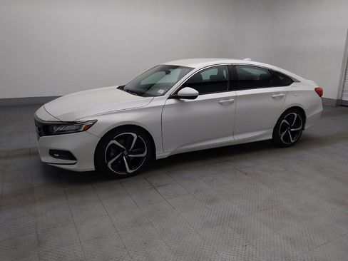 Used 2018 Honda Accord Sport image 2