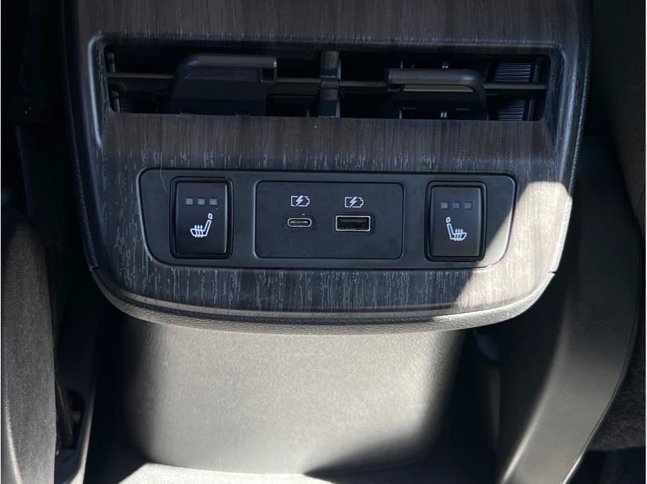 Used 2023 Nissan Ariya FWD image 10
