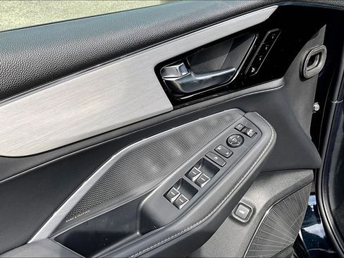 Used 2025 Acura MDX w/ Technology Package image 18