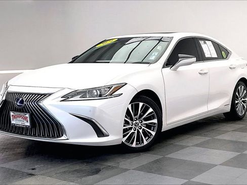 Used 2021 Lexus ES 300h w/ Premium Package image 12