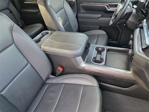 Used 2025 Chevrolet Silverado 2500 LTZ w/ Trail Boss Package image 15