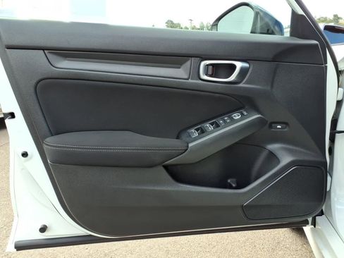Used 2025 Honda Civic Sport image 12