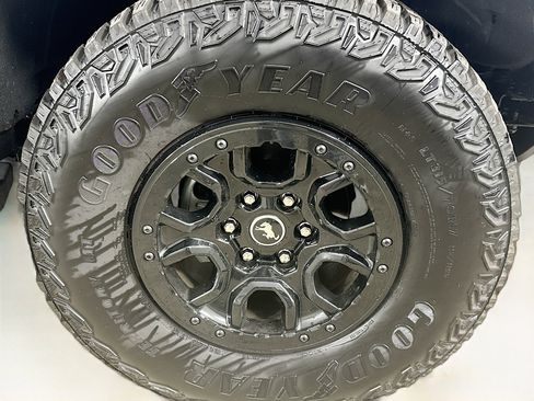 Used 2024 Ford Bronco Wildtrak image 11